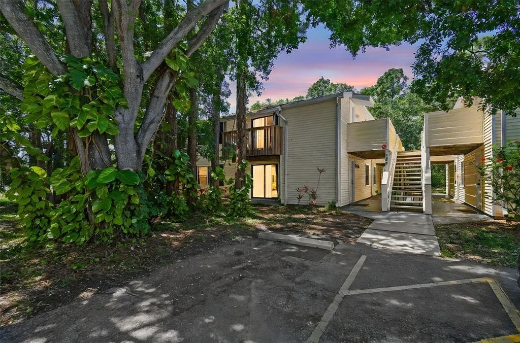 134 SYCAMORE LANE UNIT H OLDSMAR, FL 34677