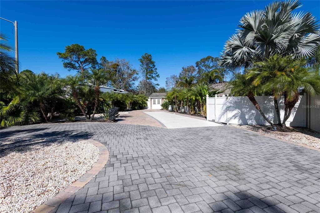 20300 LEONARD ROAD UNIT 39 LUTZ, FL 33558