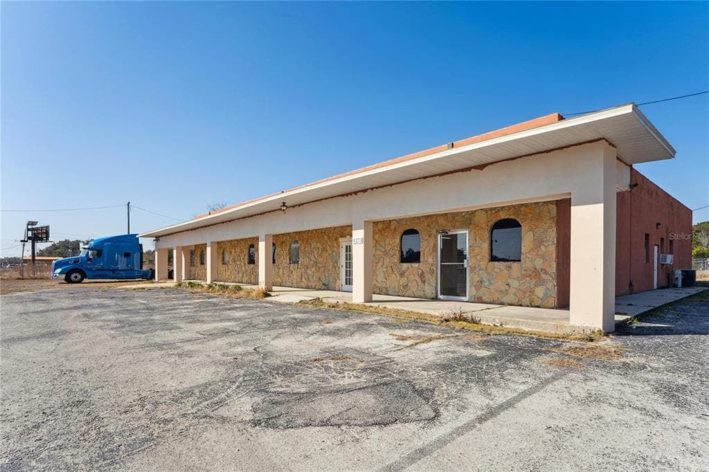 5273 TREIMAN BOULEVARD DADE CITY, FL 33523