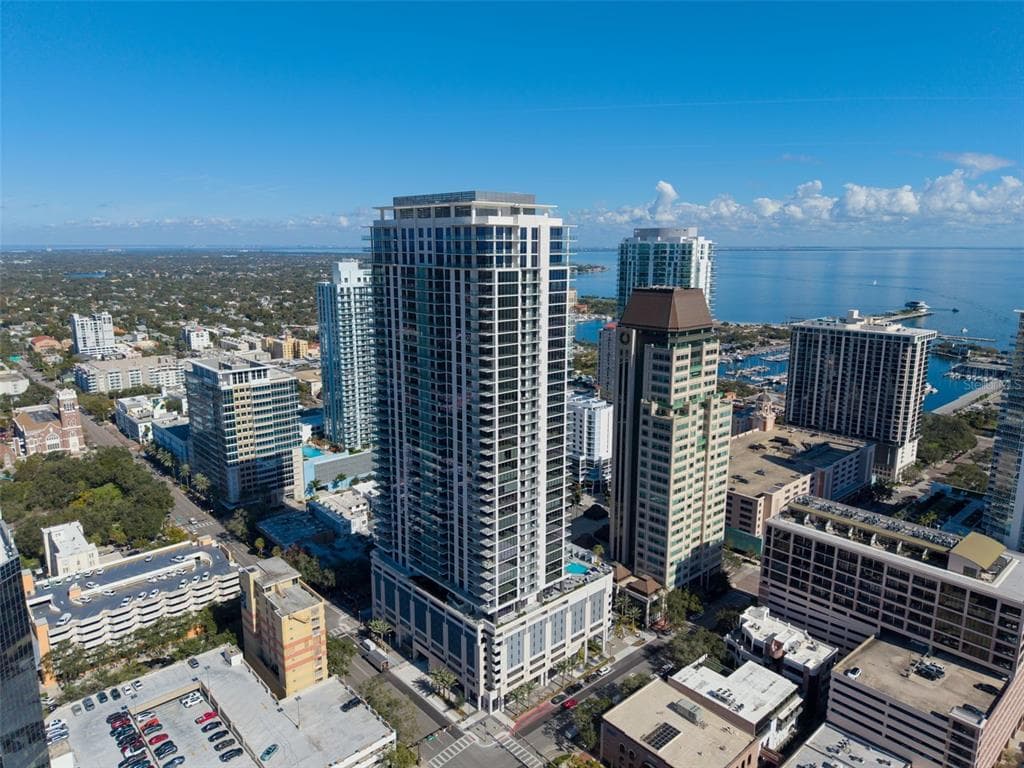 275 1ST AVENUE S UNIT 2708 ST PETERSBURG, FL 33701