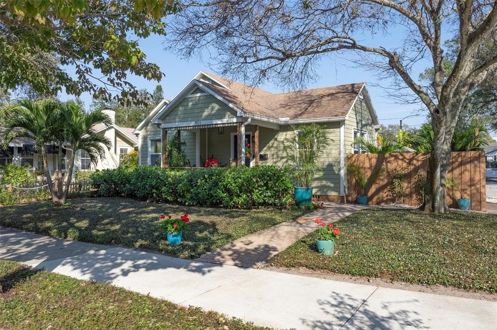 1101 CRESCENT LAKE DRIVE N ST PETERSBURG, FL 33701