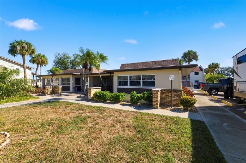 5153 TURQUOISE LANE UNIT 102 NEW PORT RICHEY, FL 34652