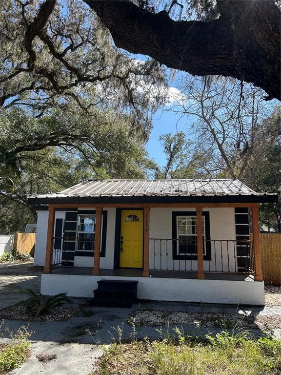 2119 E ELLICOTT TAMPA, FL 33610