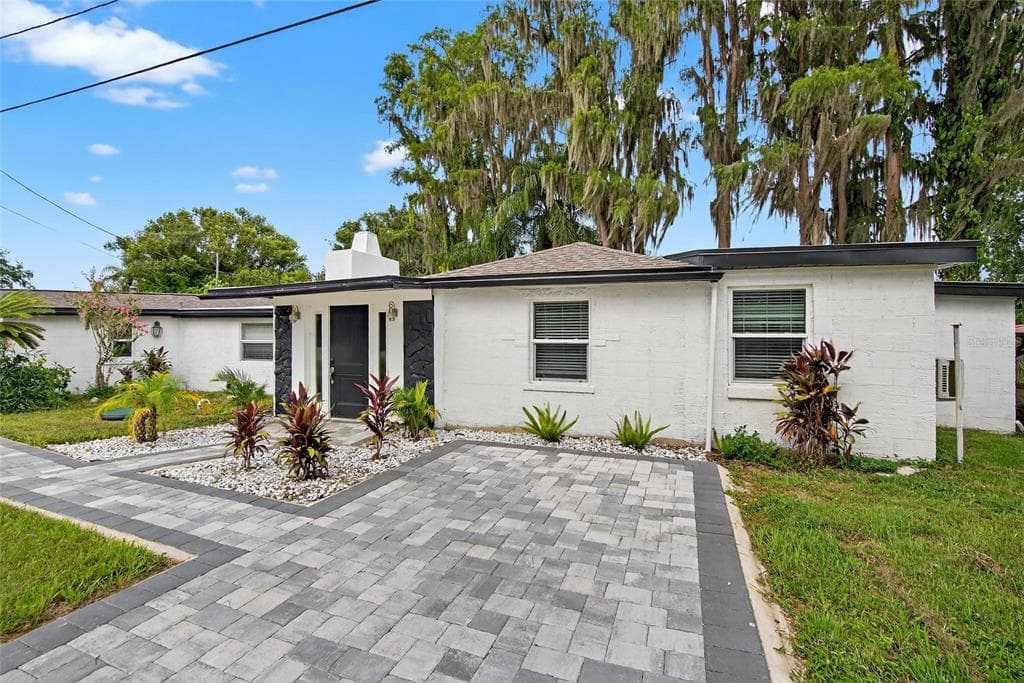 5028 SCHOOL ROAD LAND O LAKES, FL 34638