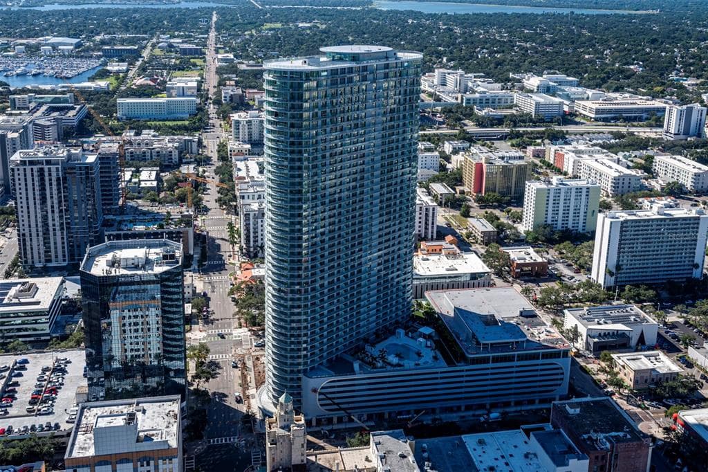 400 CENTRAL AVENUE UNIT 2403 ST PETERSBURG, FL 33701