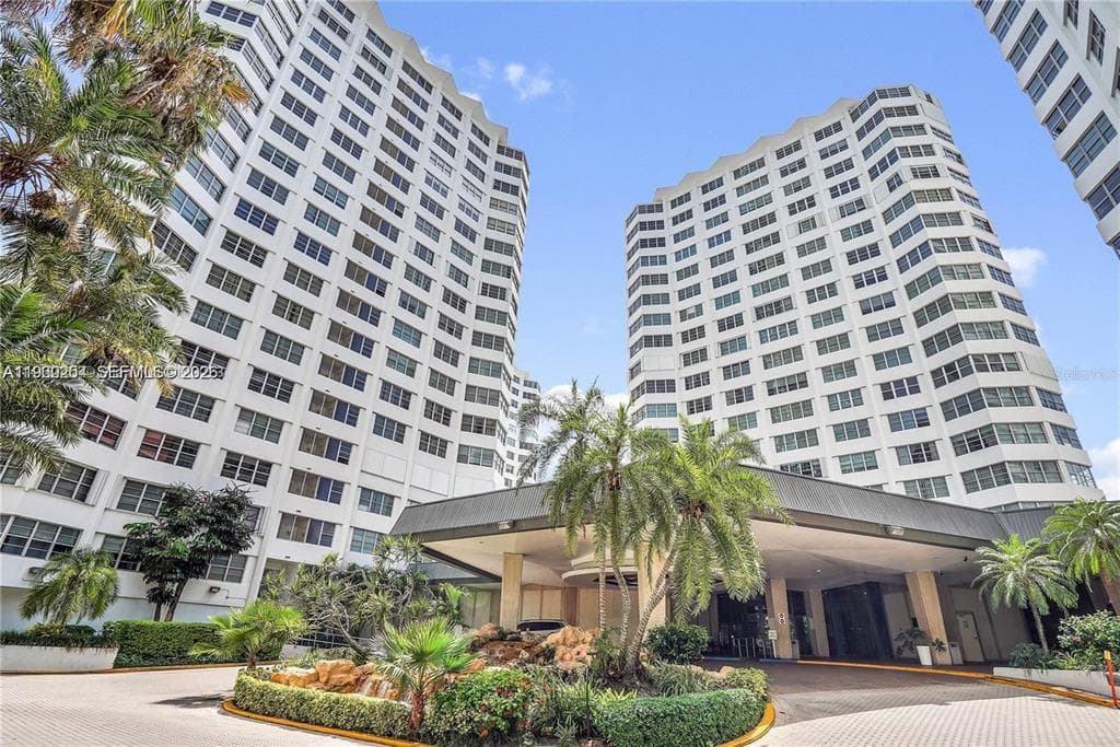 999 BRICKELL BAY DRIVE UNIT 1202 MIAMI, FL 33131