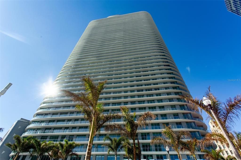 400 CENTRAL AVENUE UNIT 1008 ST PETERSBURG, FL 33701