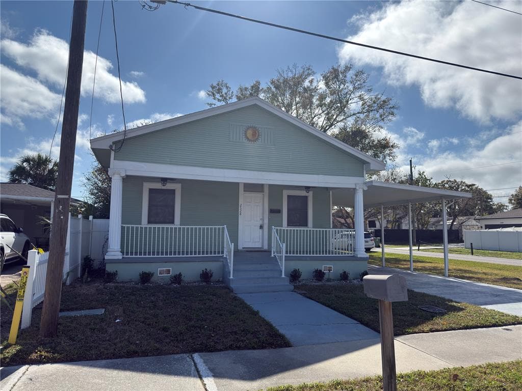 2528 W SAINT JOHN STREET
