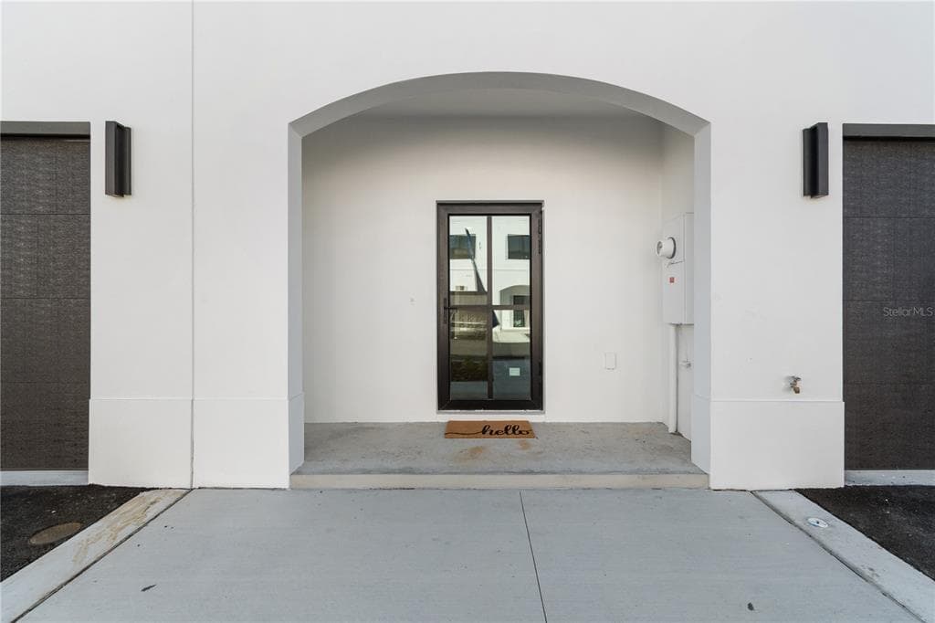 4352 CAMBIO GARDENS COURT TAMPA, FL 33610