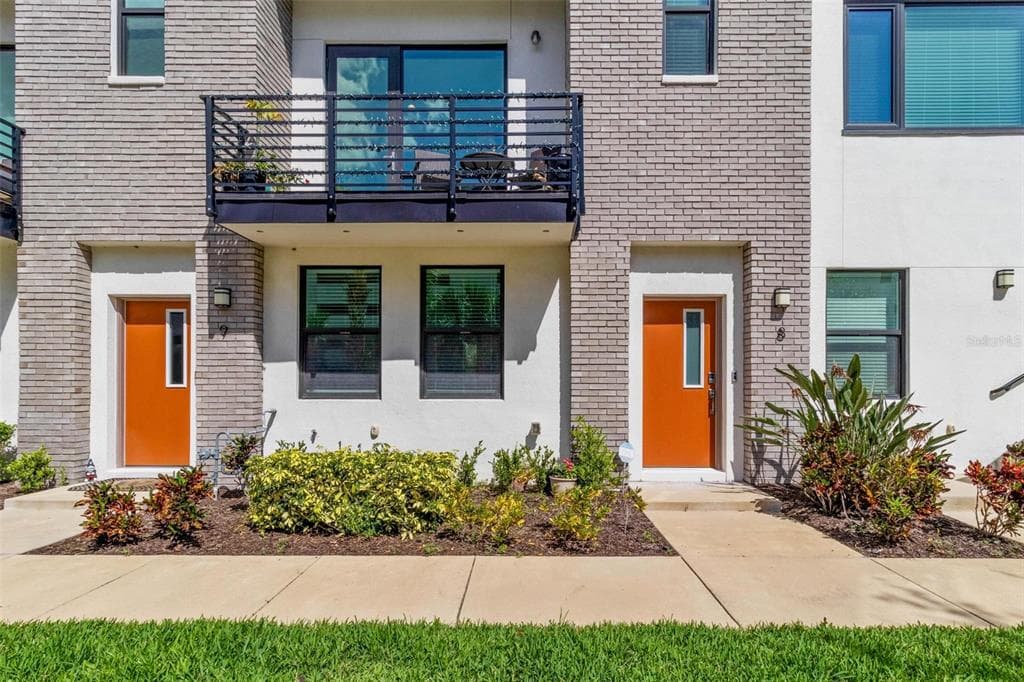 2511 GRADY AVENUE N UNIT 8 TAMPA, FL 33607