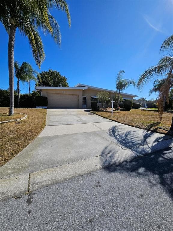 2033 DAWN DRIVE CLEARWATER, FL 33763