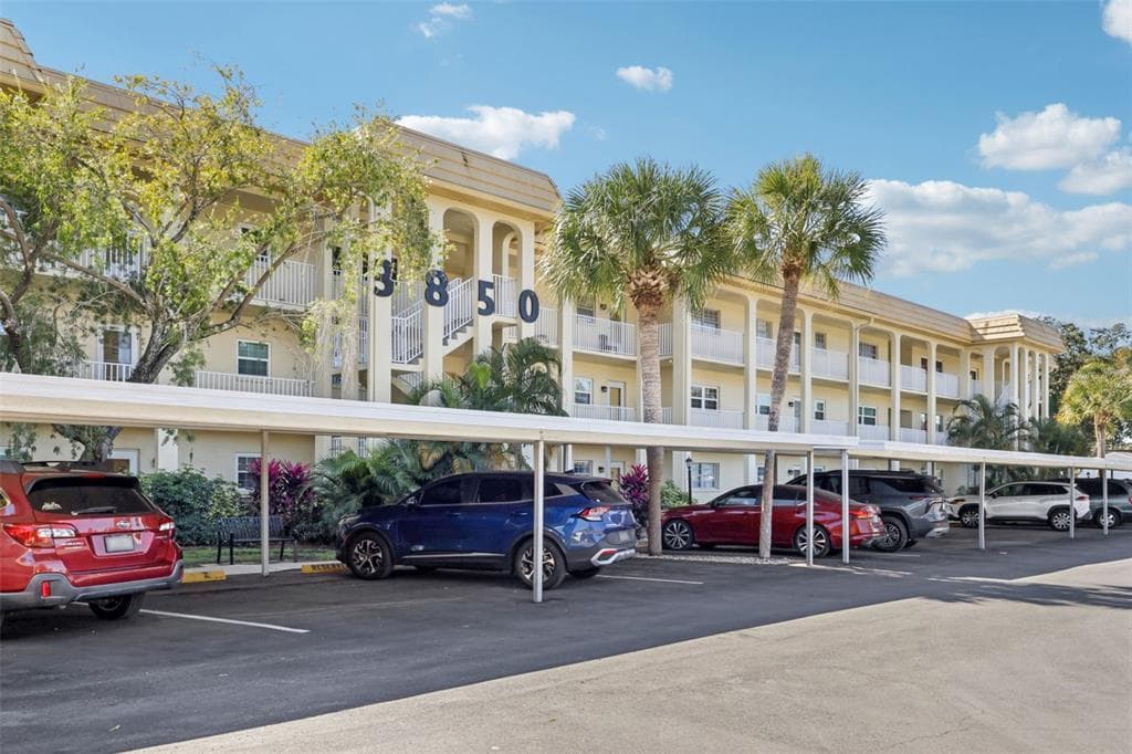 3850 13TH AVENUE N UNIT 203 ST PETERSBURG, FL 33713