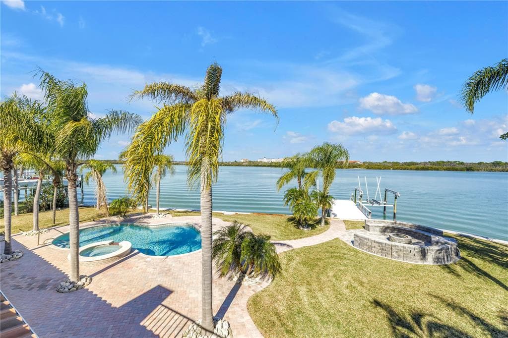 583 CRYSTAL DRIVE