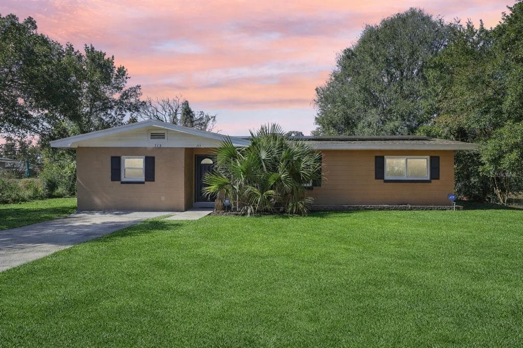 713 CRESTWOOD DRIVE WINTER HAVEN, FL 33881
