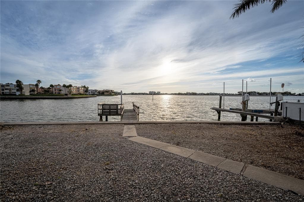 1425 COREY WAY S SOUTH PASADENA, FL 33707