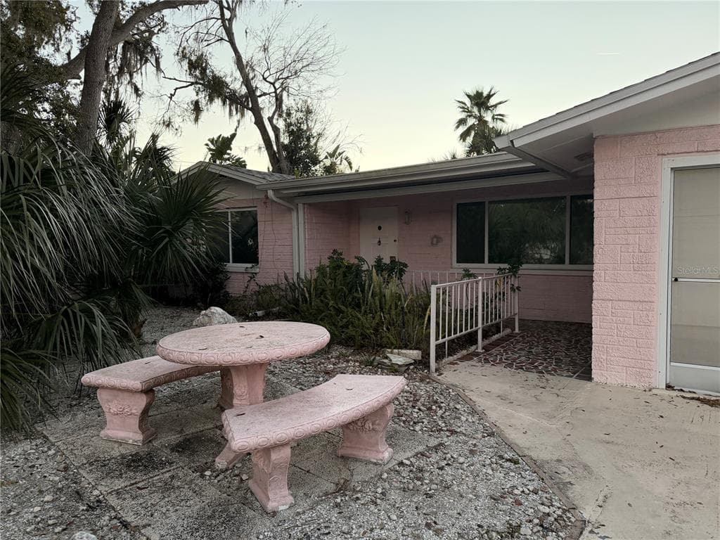 7127 PENINSULAR DRIVE NEW PORT RICHEY, FL 34652