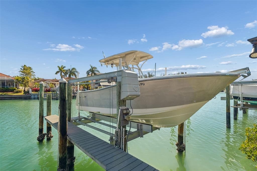 1117 PINELLAS BAYWAY S UNIT 301 ST PETERSBURG, FL 33715