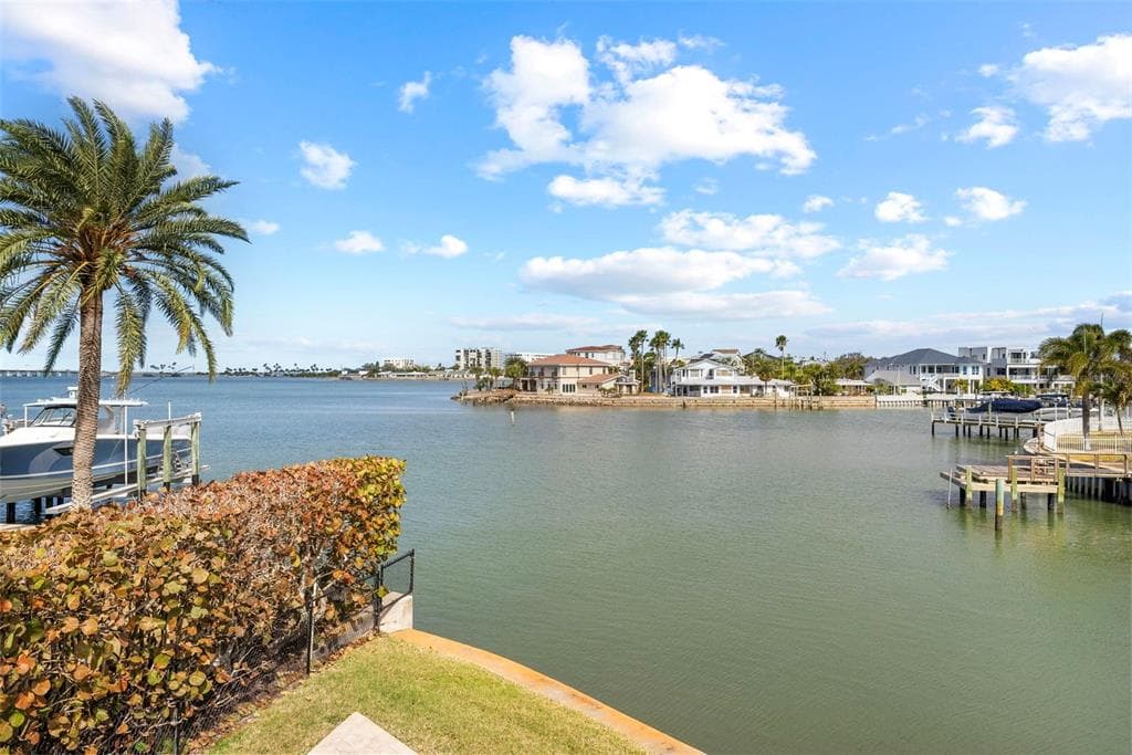 2299 LAGOON DRIVE