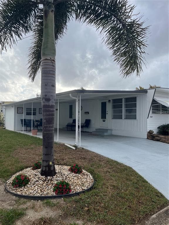1509 23RD AVENUE W BRADENTON, FL 34205