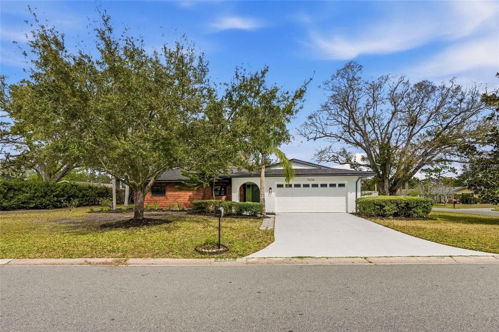 1434 HAGEN AVENUE DUNEDIN, FL 34698