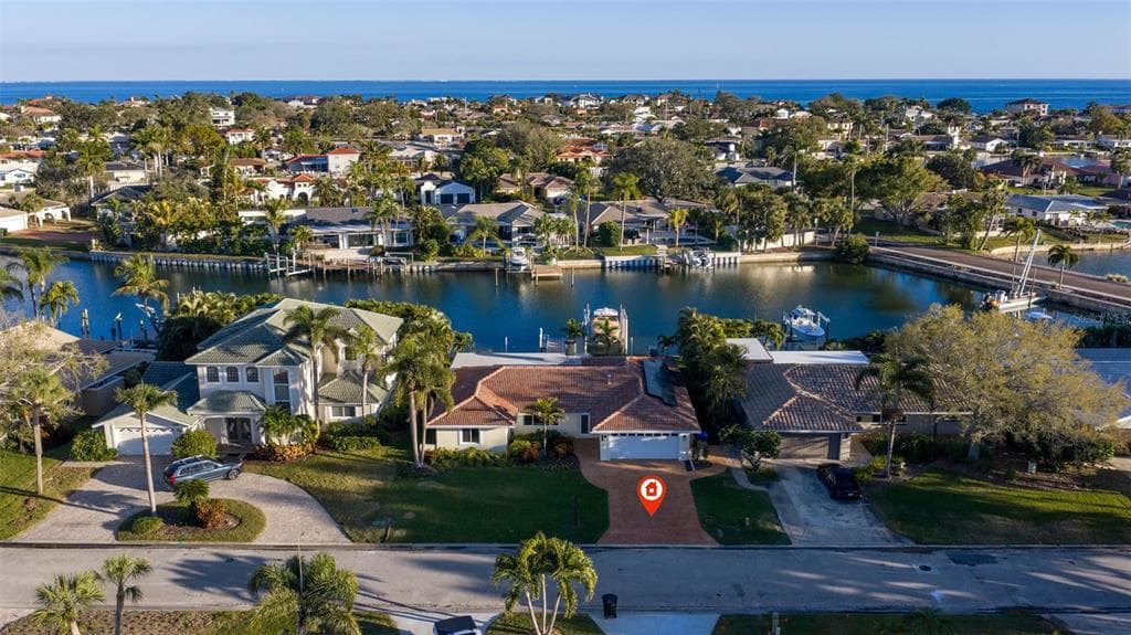 2024 MASSACHUSETTS AVENUE NE ST PETERSBURG, FL 33703