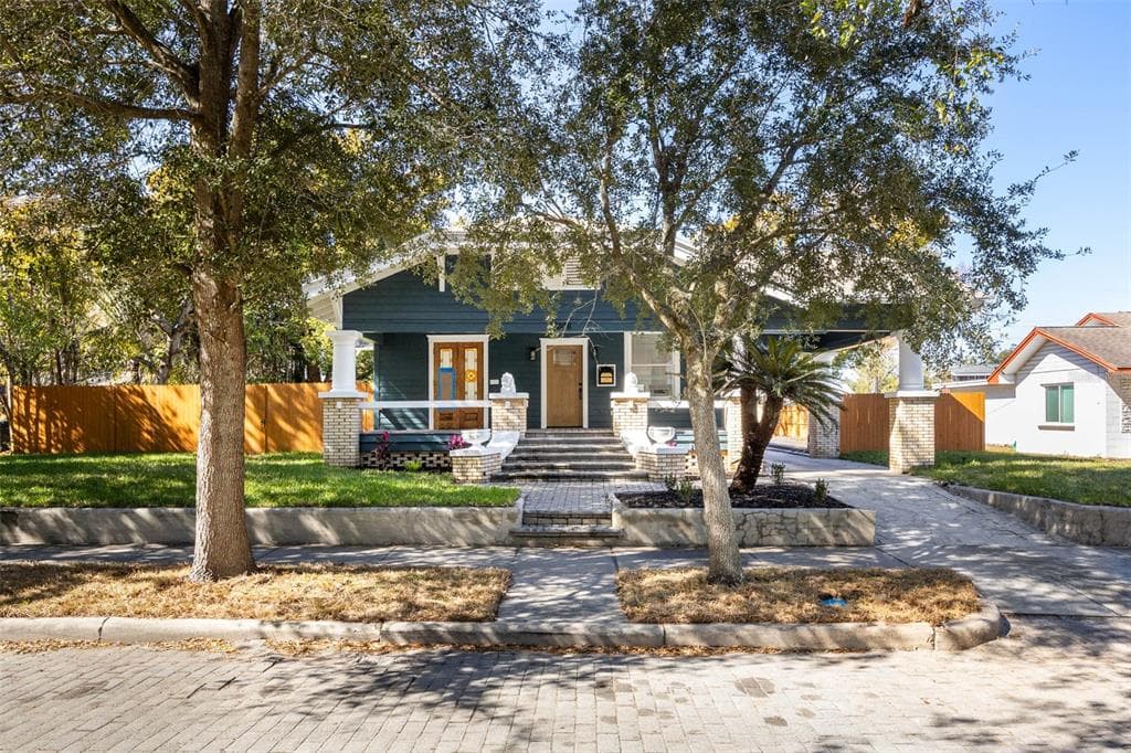5606 N MIAMI AVENUE TAMPA, FL 33604