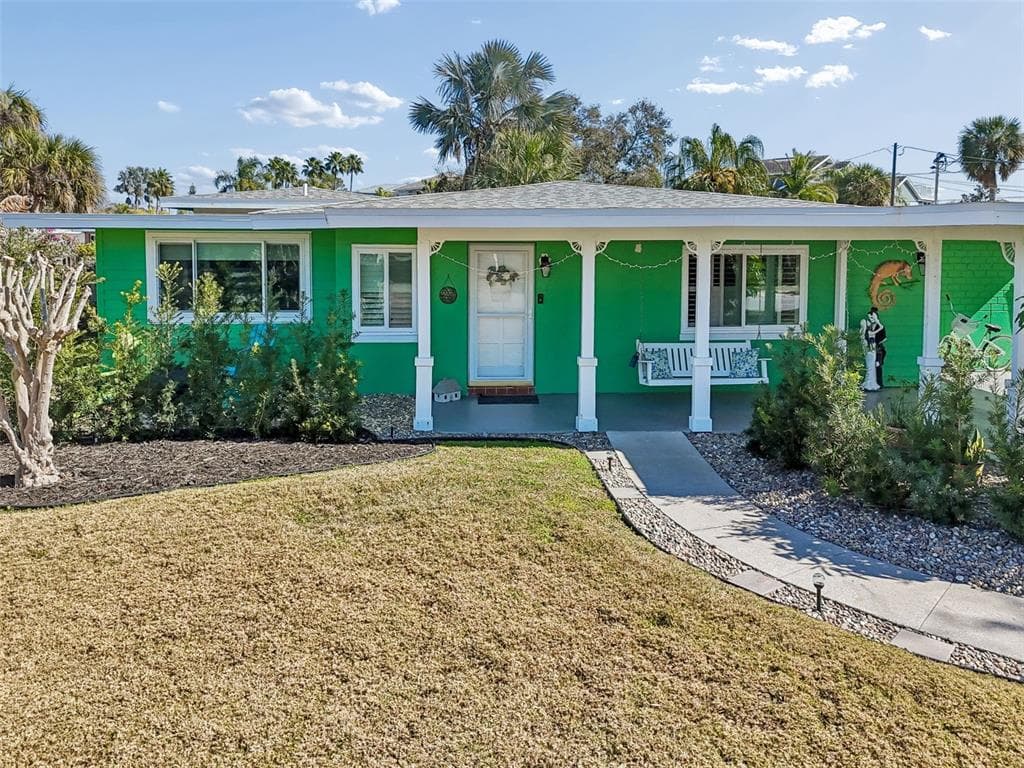 2427 BAYWOOD DRIVE W