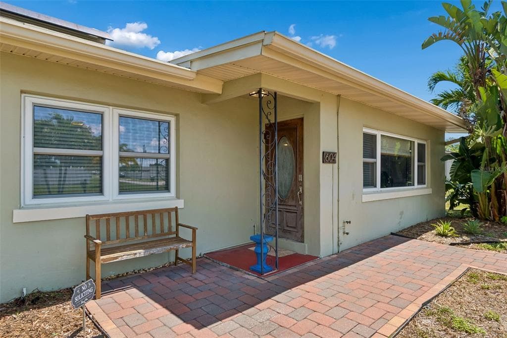 604 7TH AVENUE SW LARGO, FL 33770