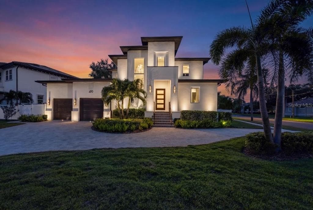 419 BAYVIEW DRIVE NE ST PETERSBURG, FL 33704