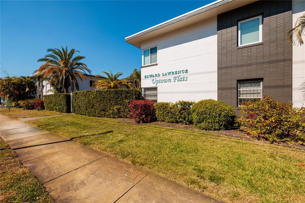 525 9TH AVENUE N UNIT 9 ST PETERSBURG, FL 33701