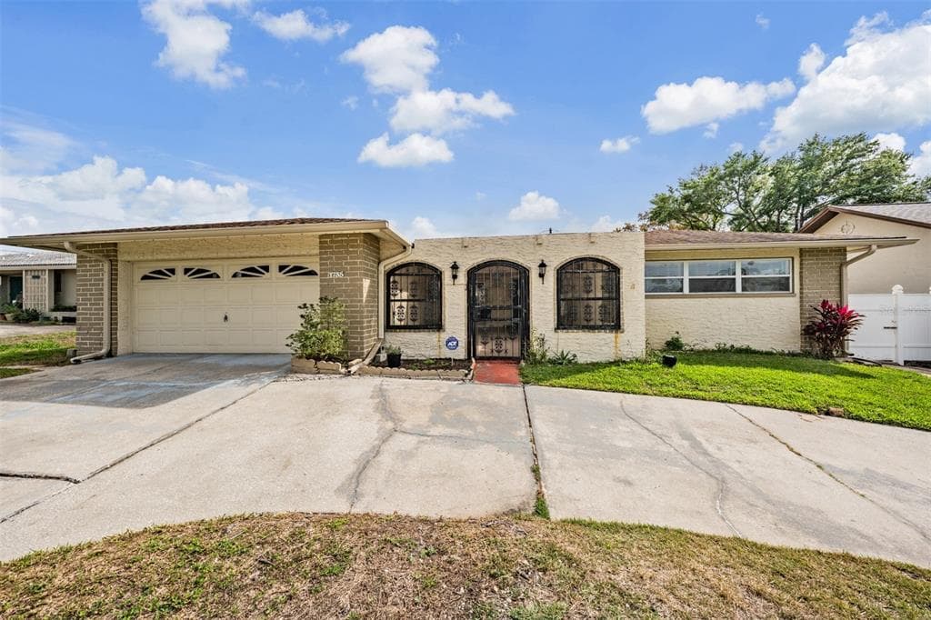 1735 UNION STREET CLEARWATER, FL 33755