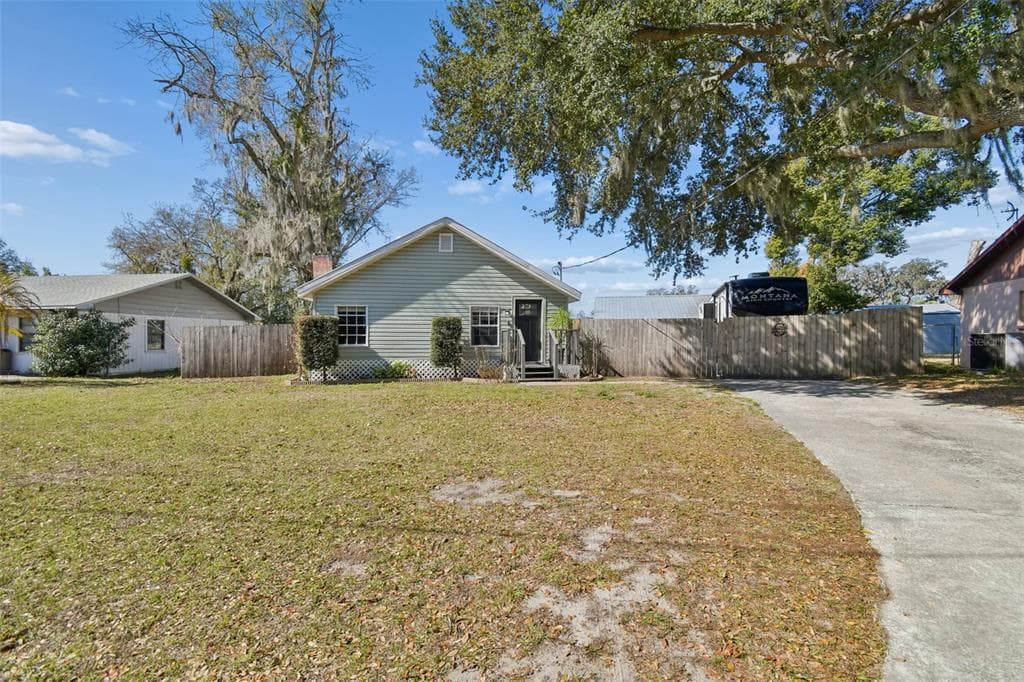 407 PEVETTY DRIVE PLANT CITY, FL 33563