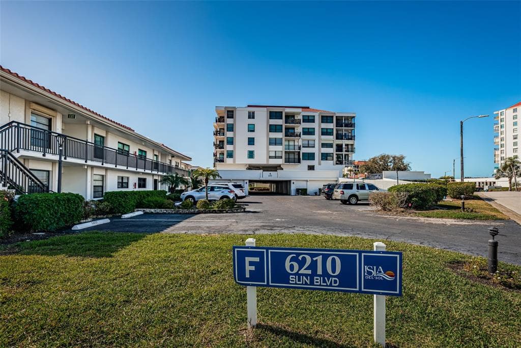 6210 SUN BOULEVARD UNIT 108 ST PETERSBURG, FL 33715