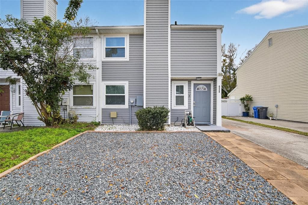 6424 ROCKPOINTE DRIVE TAMPA, FL 33634