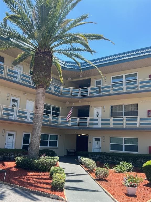 5750 80TH STREET N UNIT B203 ST PETERSBURG, FL 33709