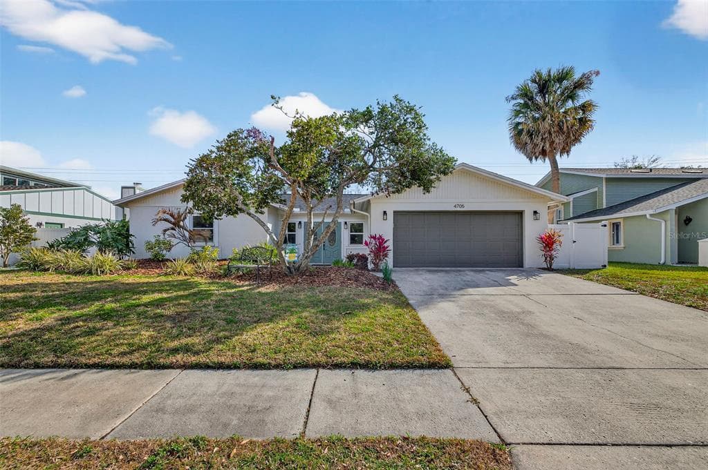 4705 FOXSHIRE CIRCLE