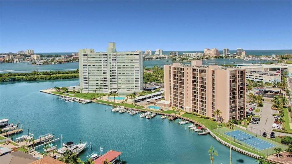 51 ISLAND WAY UNIT 108 CLEARWATER BEACH, FL 33767