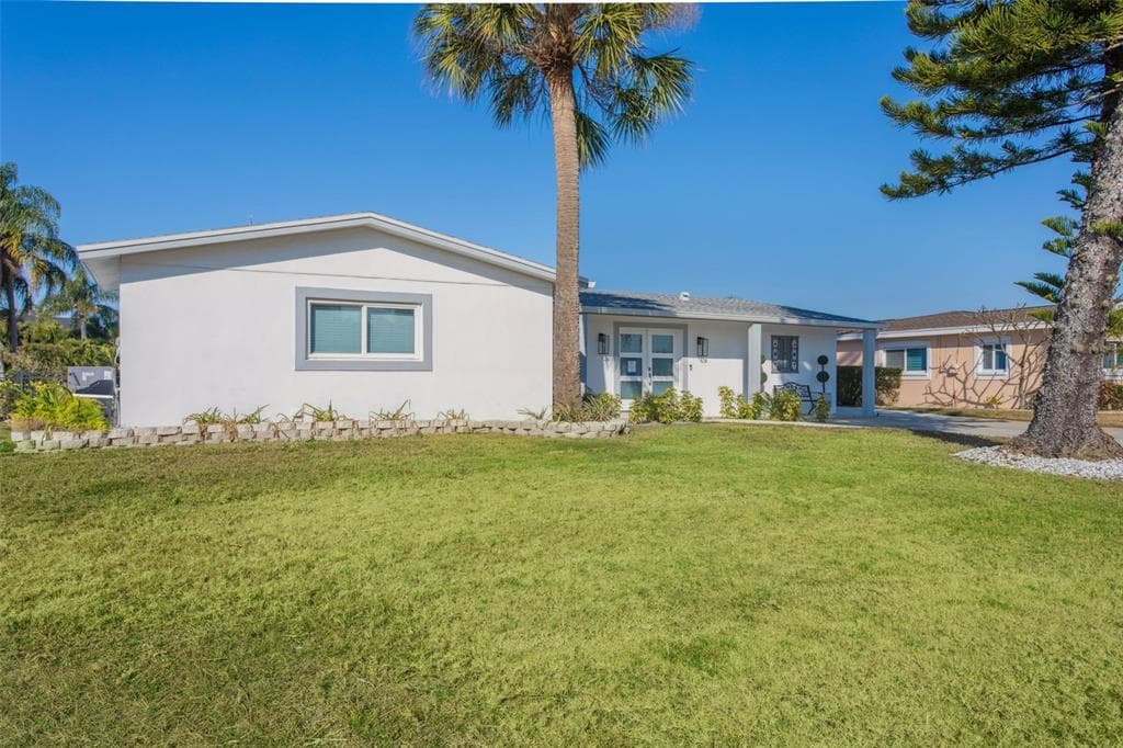 3926 FONTAINEBLEAU DRIVE TAMPA, FL 33634