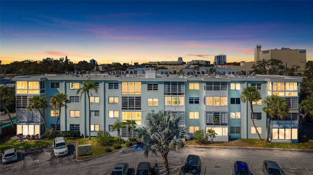 100 WAVERLY WAY UNIT 201 CLEARWATER, FL 33756