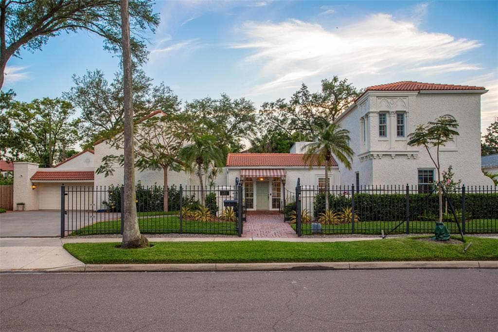 54 AEGEAN AVENUE TAMPA, FL 33606