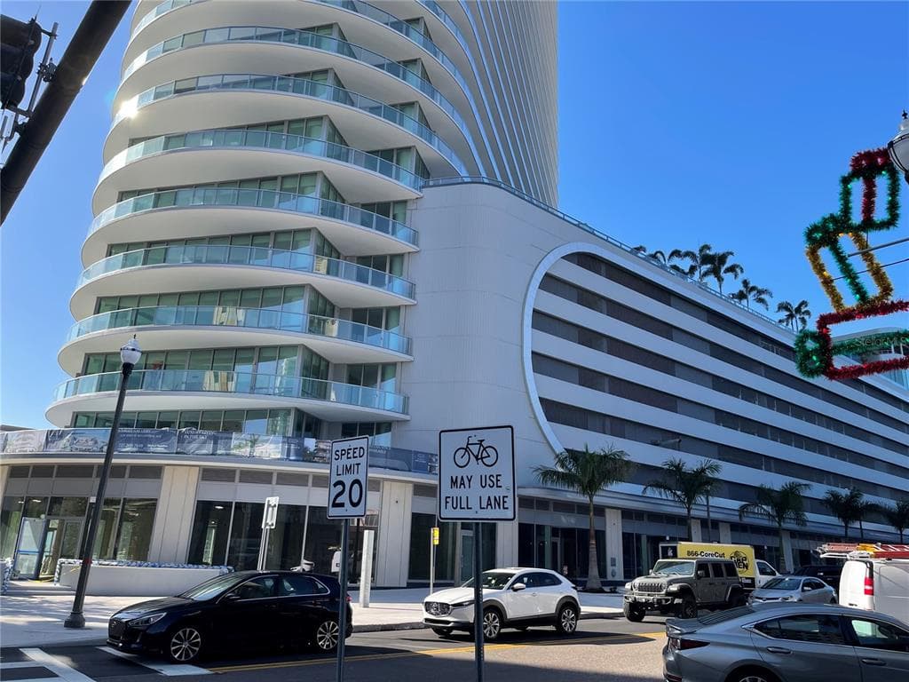 400 CENTRAL AVE UNIT 606 ST PETERSBURG, FL 33701