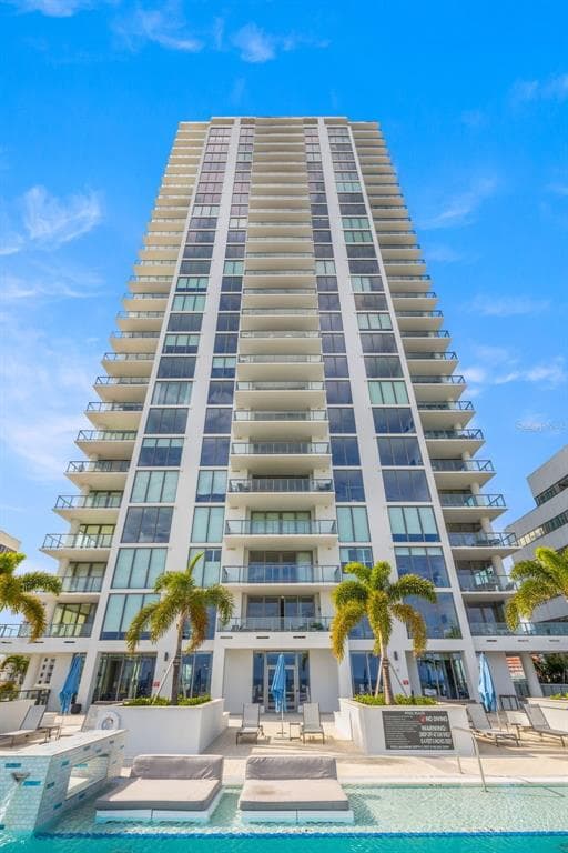 301 1ST STREET S UNIT 3205 ST PETERSBURG, FL 33701