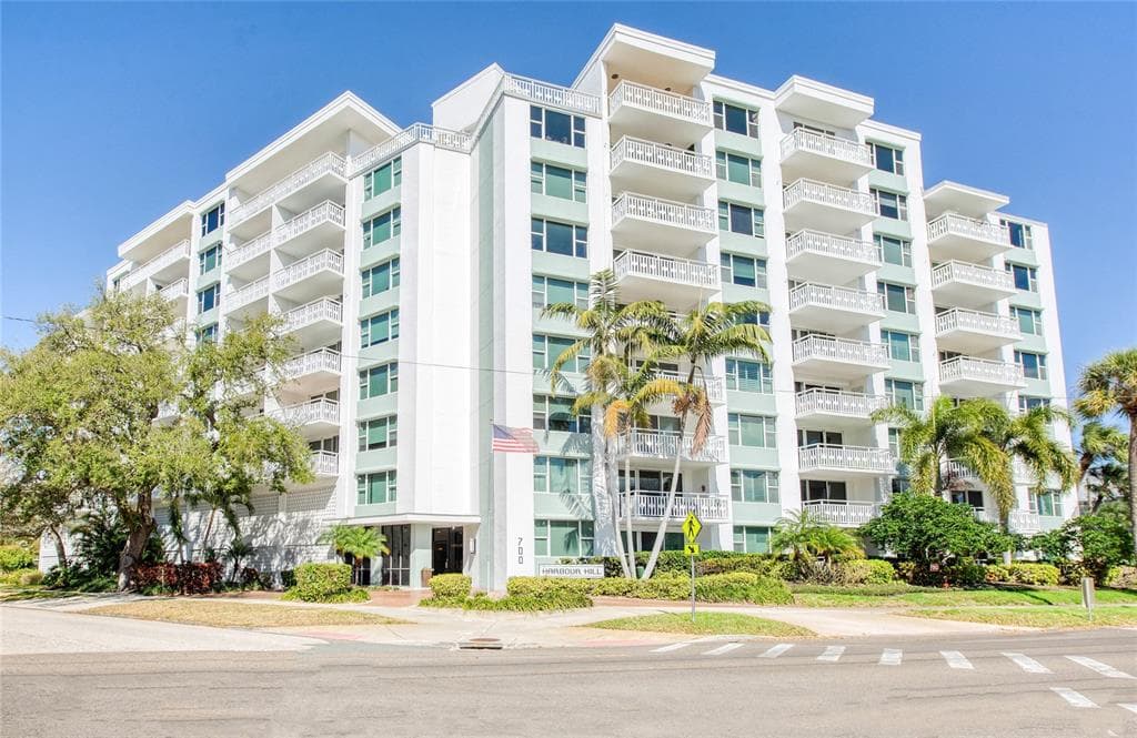 700 BEACH DRIVE NE UNIT 406 ST PETERSBURG, FL 33701