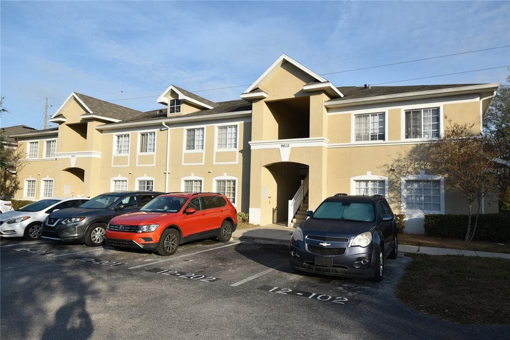 9612 SEADALE COURT UNIT 201 RIVERVIEW, FL 33578