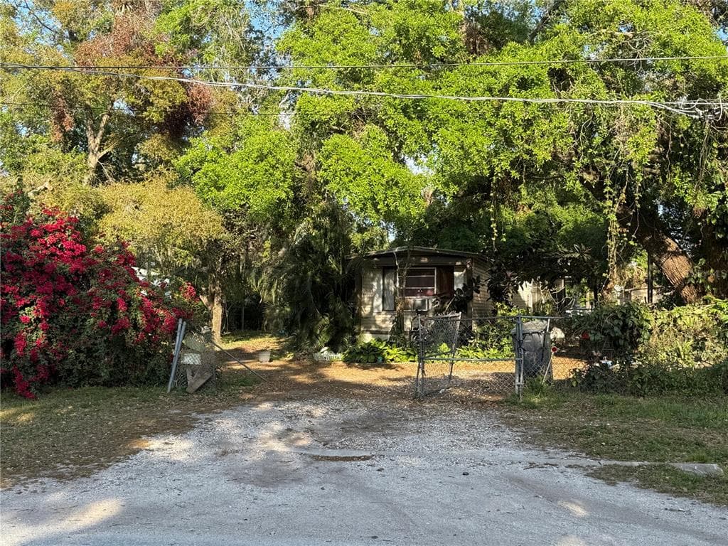 10020 ALAVISTA DRIVE GIBSONTON, FL 33534