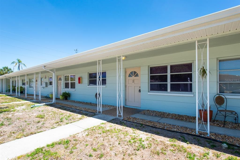 3775 59TH STREET N UNIT 2 ST PETERSBURG, FL 33710