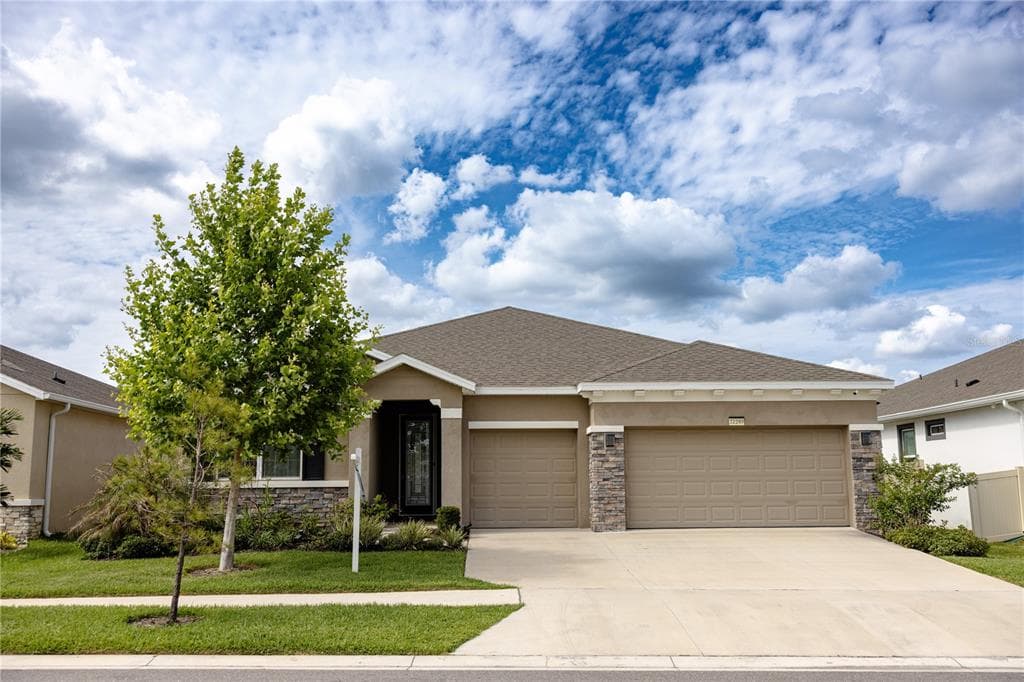 32289 CONCHSHELL SAIL STREET WESLEY CHAPEL, FL 33545