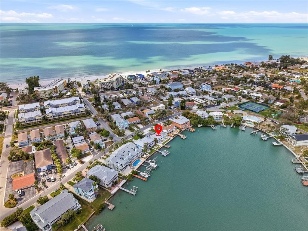 2605 BAY BOULEVARD INDIAN ROCKS BEACH, FL 33785
