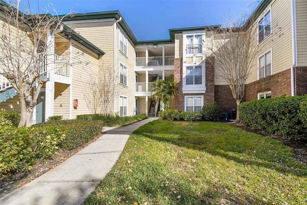 4115 CHATHAM OAK COURT UNIT 220