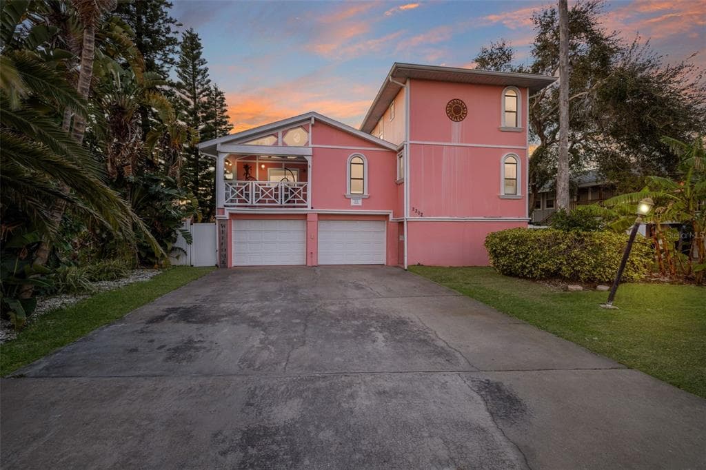 2302 BAY BOULEVARD INDIAN ROCKS BEACH, FL 33785